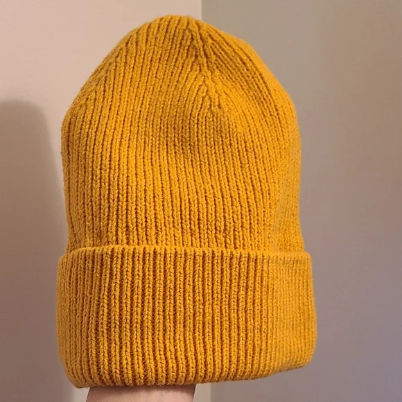 Simons Ribbed Toque - Picture 2 of 6